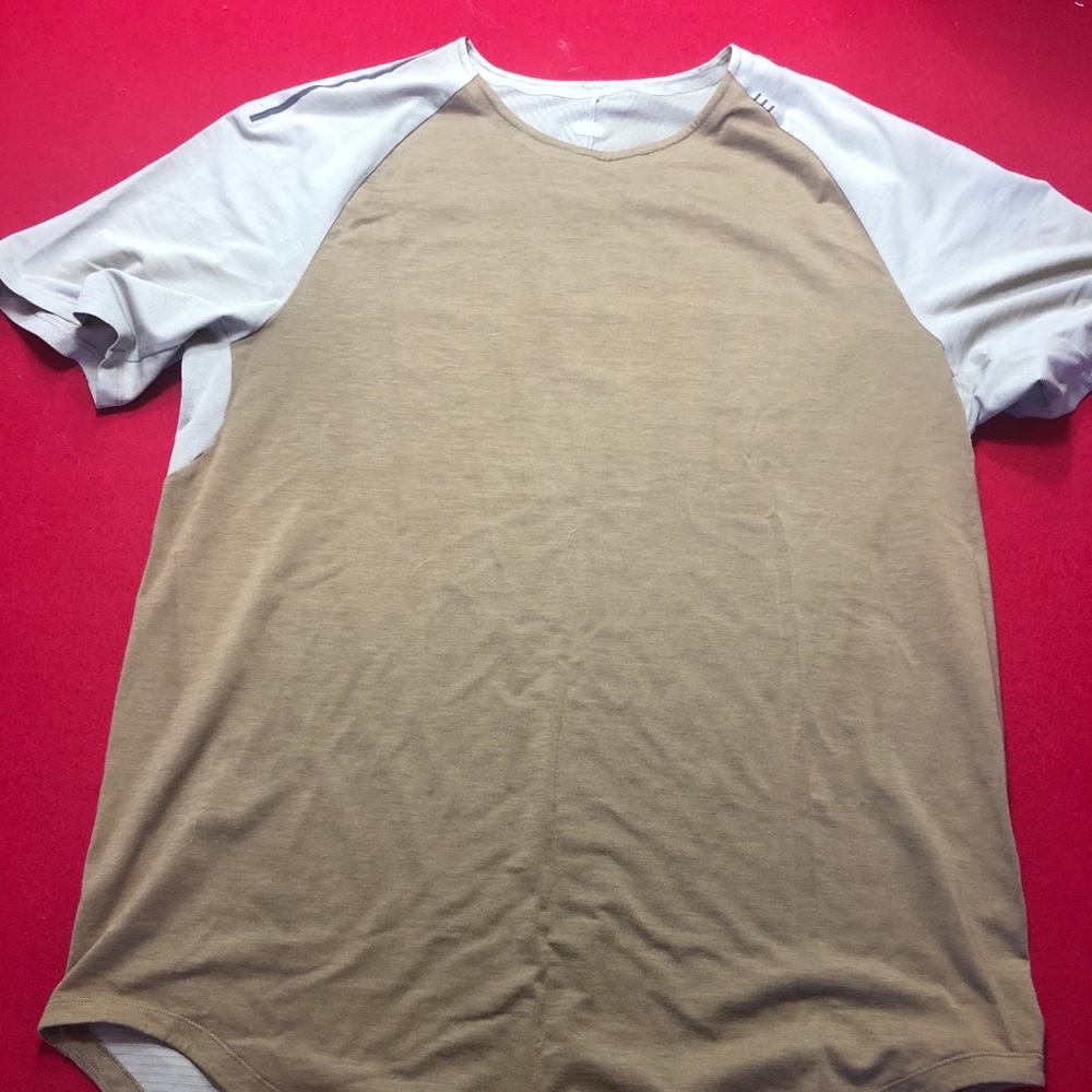 lululemon athletica Men’s Short Sleeve Raglan Tee in Tan and White